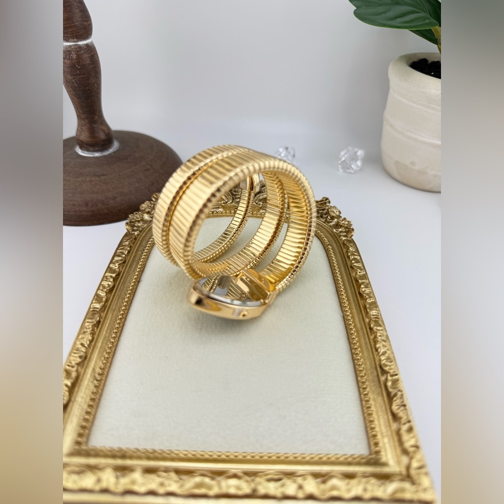 HOT ITEM – Serpenti-Inspired Gold Coil Watch – Bestseller! - Picture 10 of 17